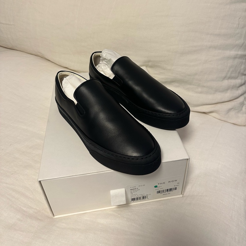 The Row - size 39 - black tennis shoes - never worn